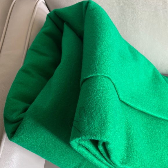 New green felt sold by the 1/2 yard - Picture 1 of 1
